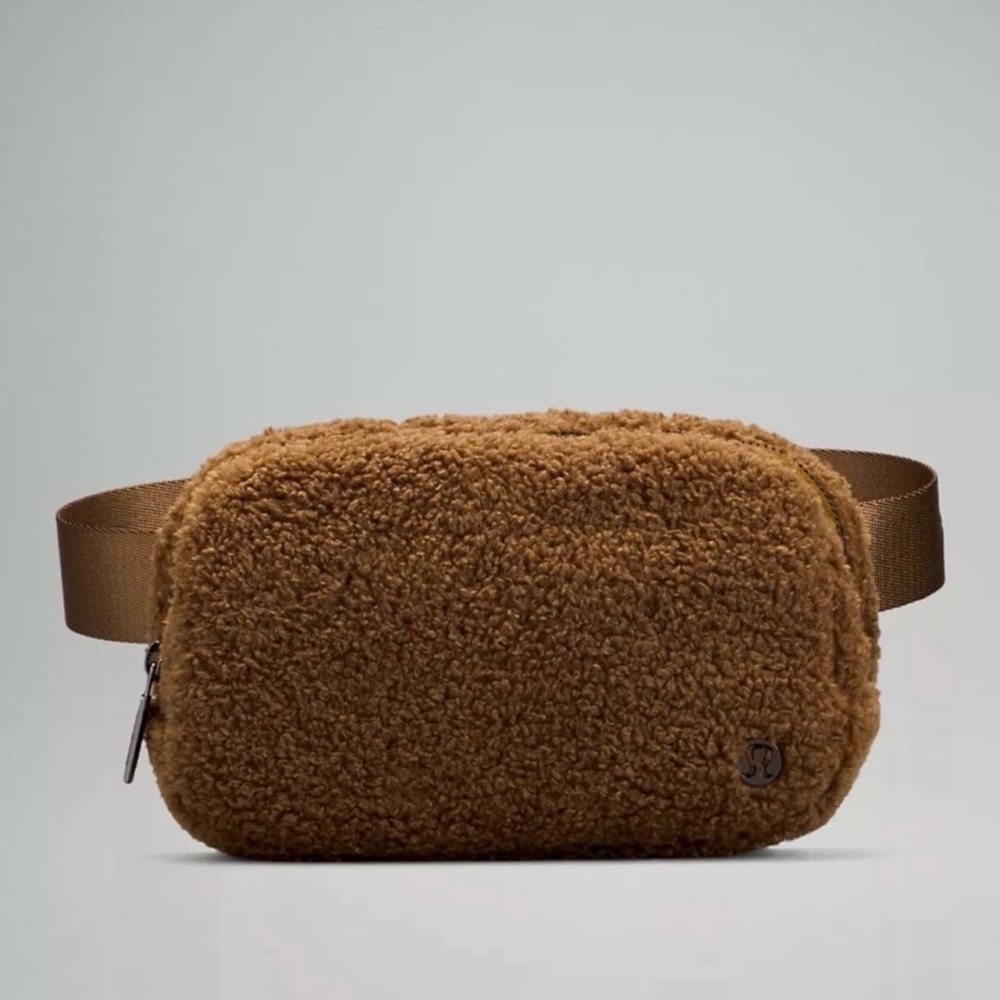 Lululemon Everywhere Belt Bag Sherpa/Fleece 1L